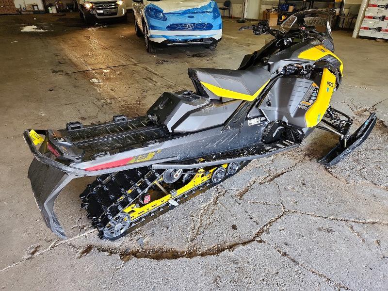 2025 Skidoo 2025 SKI-DOO Snowmobile