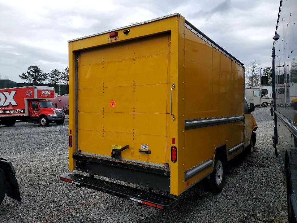 2023 GMC Savana CUT-BOX Truck