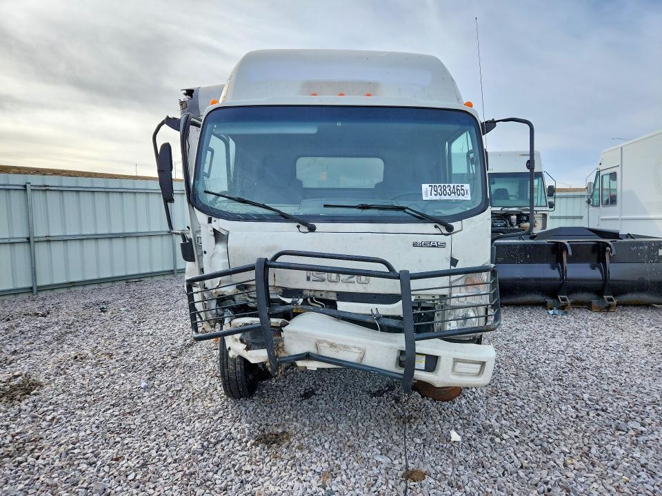 2022 Isuzu NPR HD