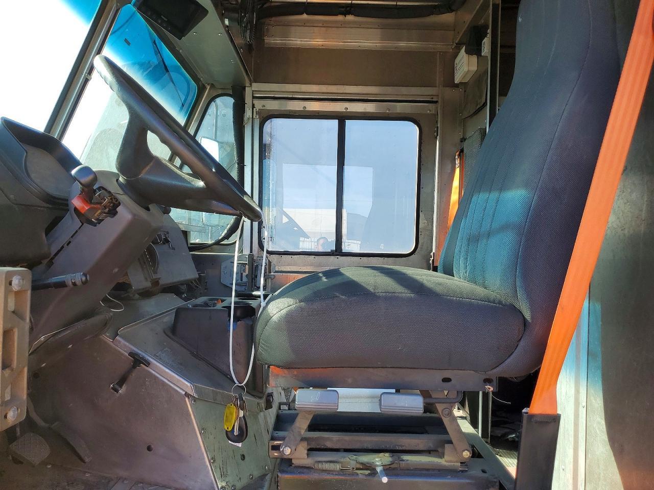 2020 Freigliner 2020 Freightliner MT 45G Delivery Van