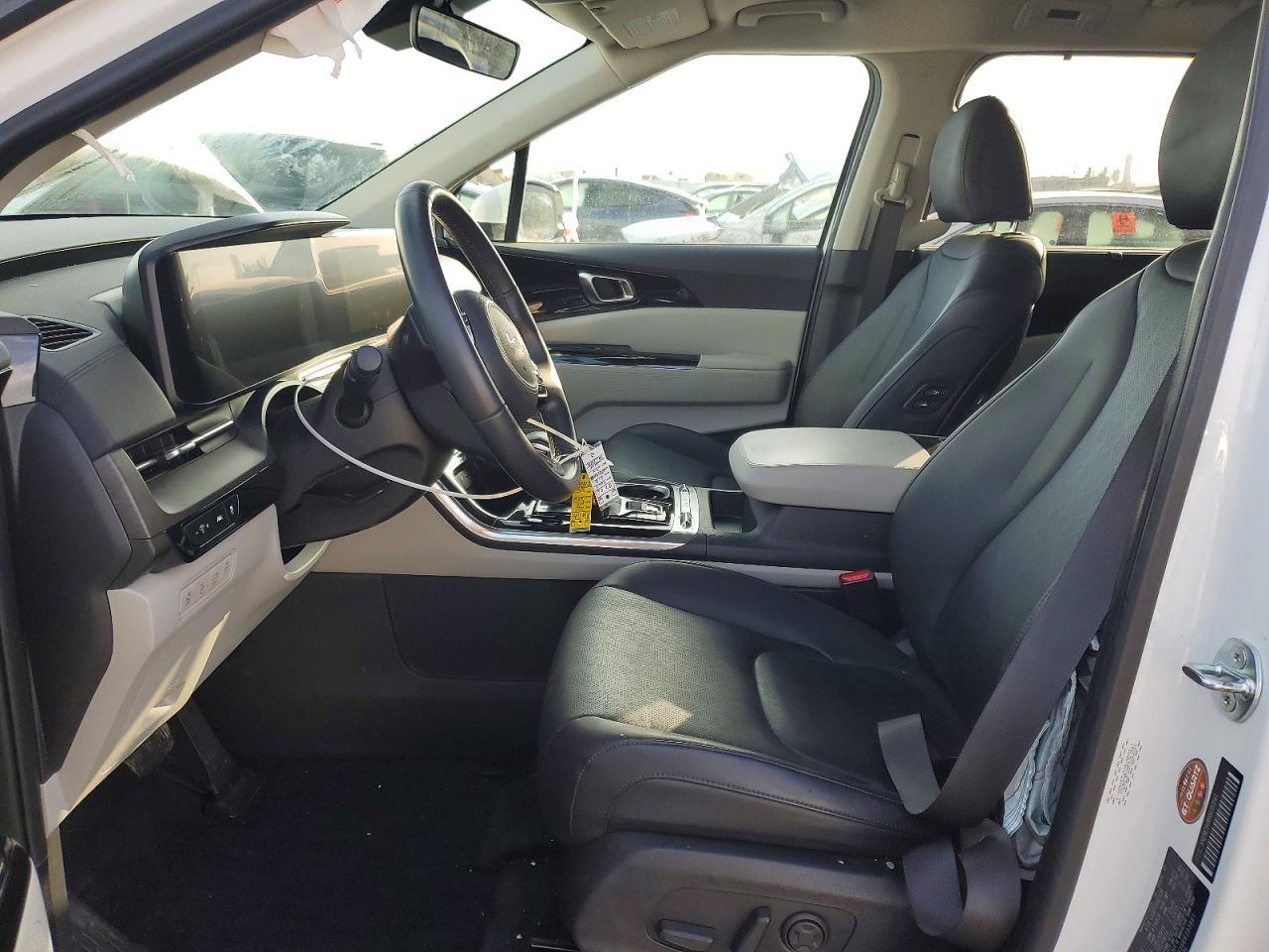 2024 KIA Carnival sx