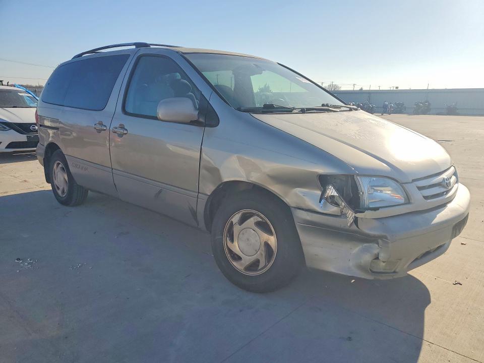 2003 Toyota Sienna le