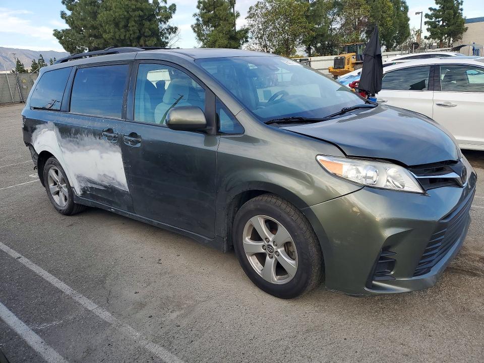 2020 Toyota Sienna le 8-passenger