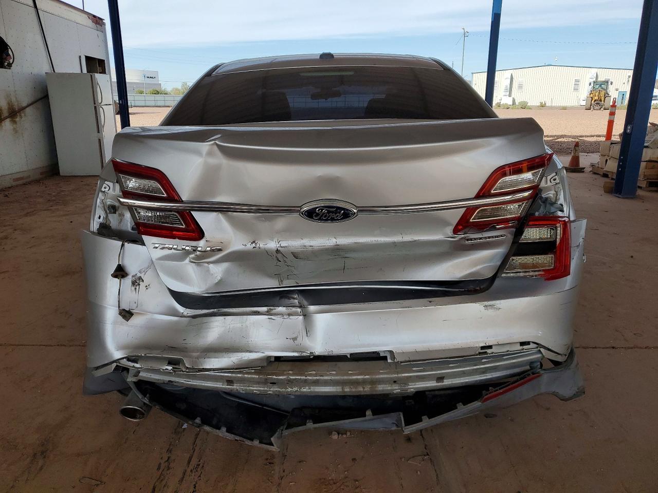 2014 Ford Taurus se