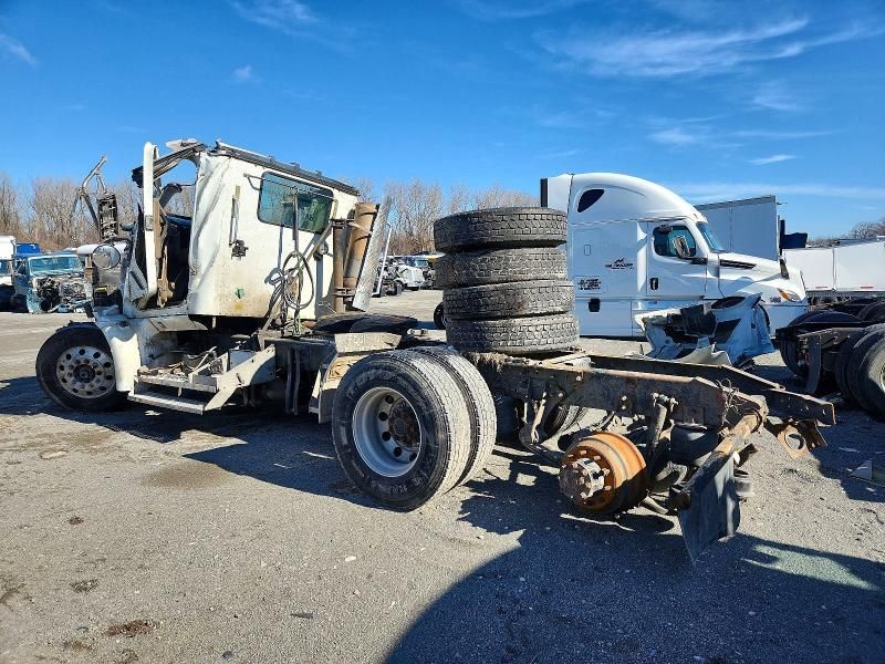 2005 International 9200i Semi Truck