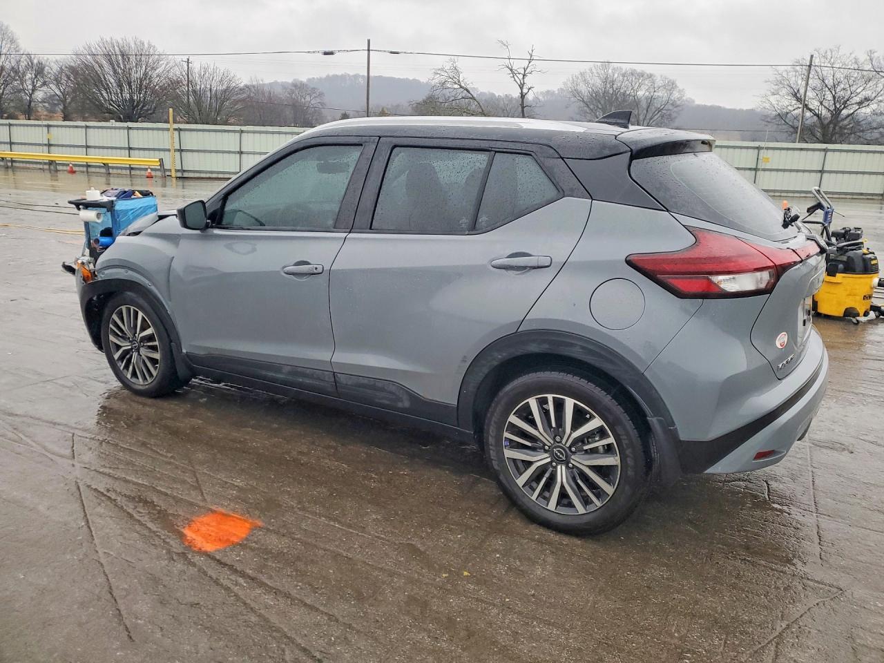 2022 Nissan Kicks sv