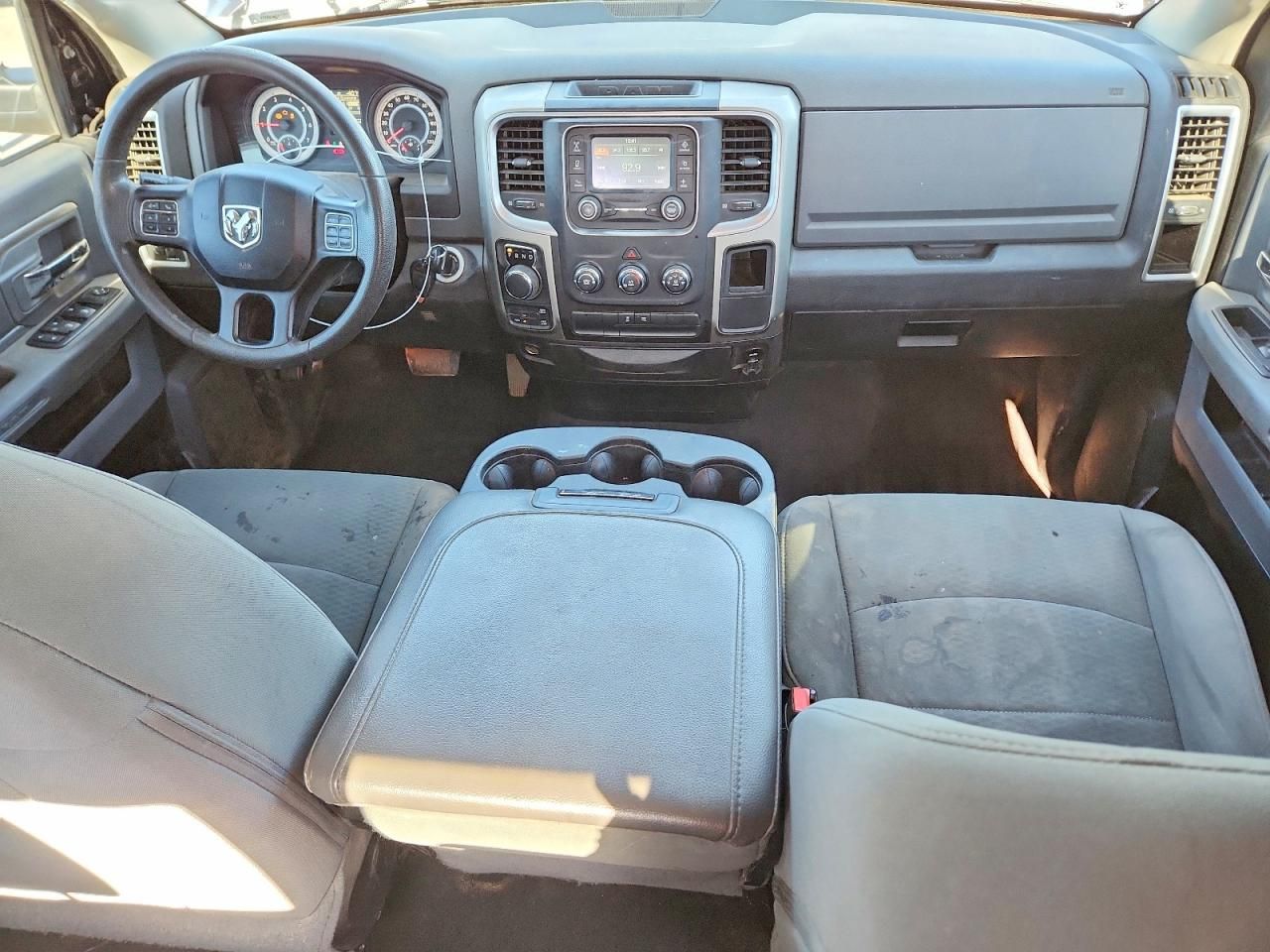 2016 Ram Trucks 1500 slt