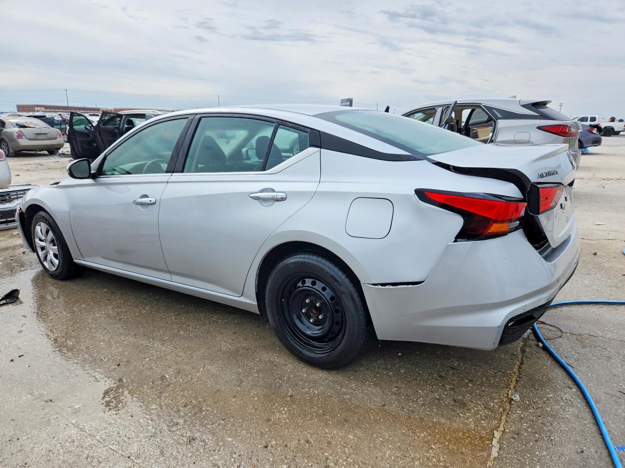 2023 Niss Altima