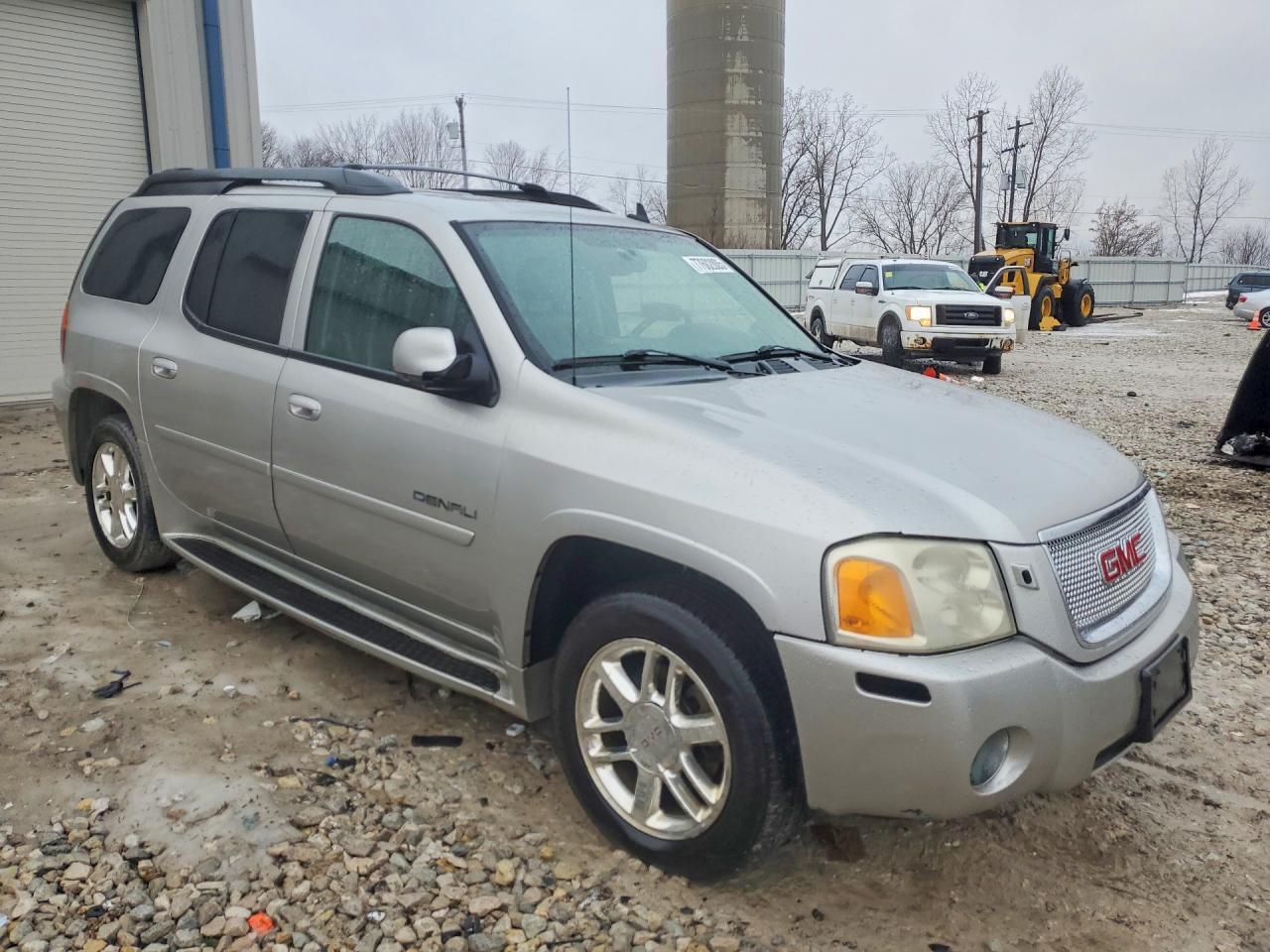 2006 GMC Envoy Denali xl
