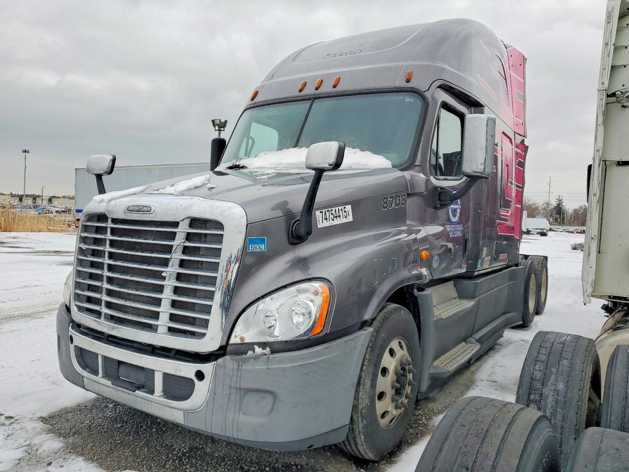 2017 Freightliner Cascadia 125 Semi Truck