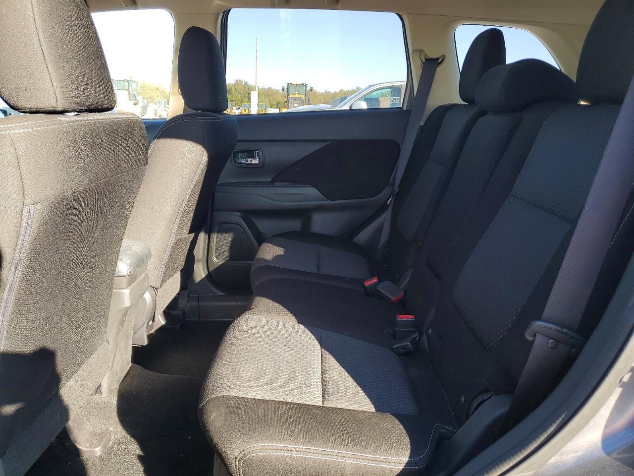 2018 Mitsubishi Outlander se