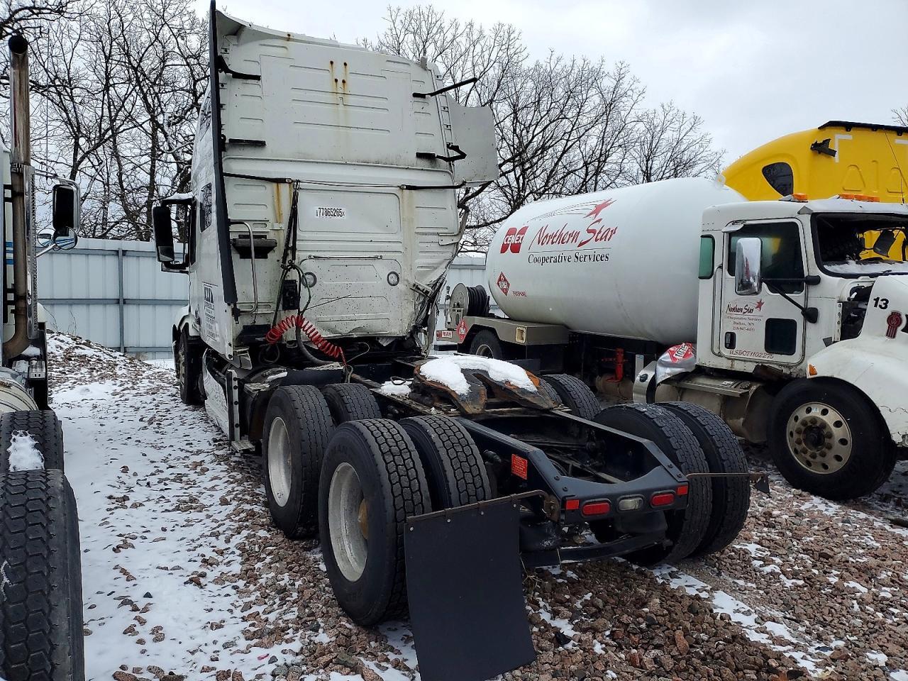 2019 Volvo VNL Semi Truck