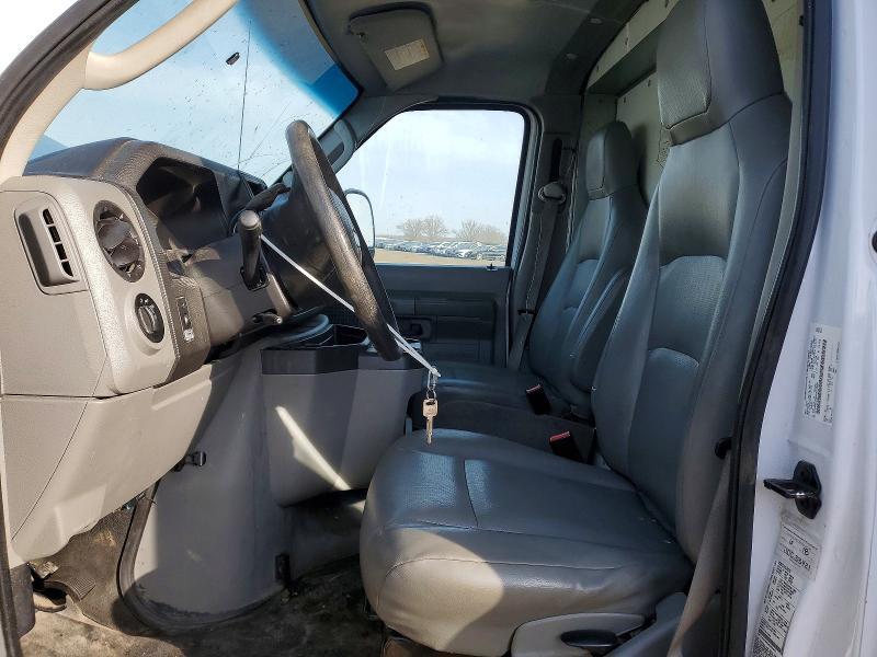 2018 Ford E350 box Truck