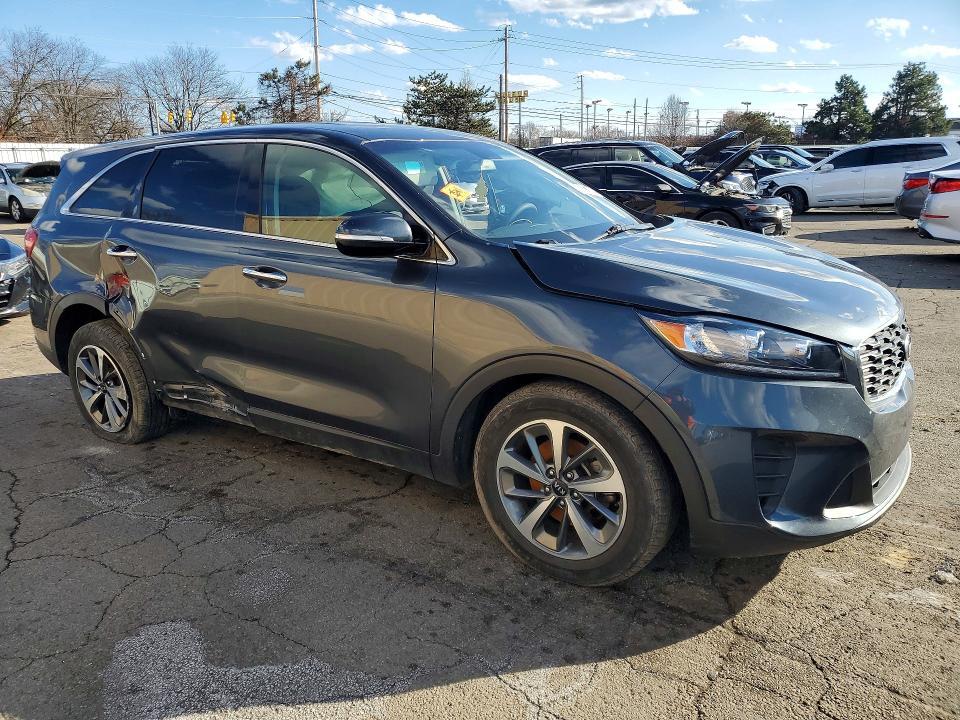 2020 KIA Sorento lx V6