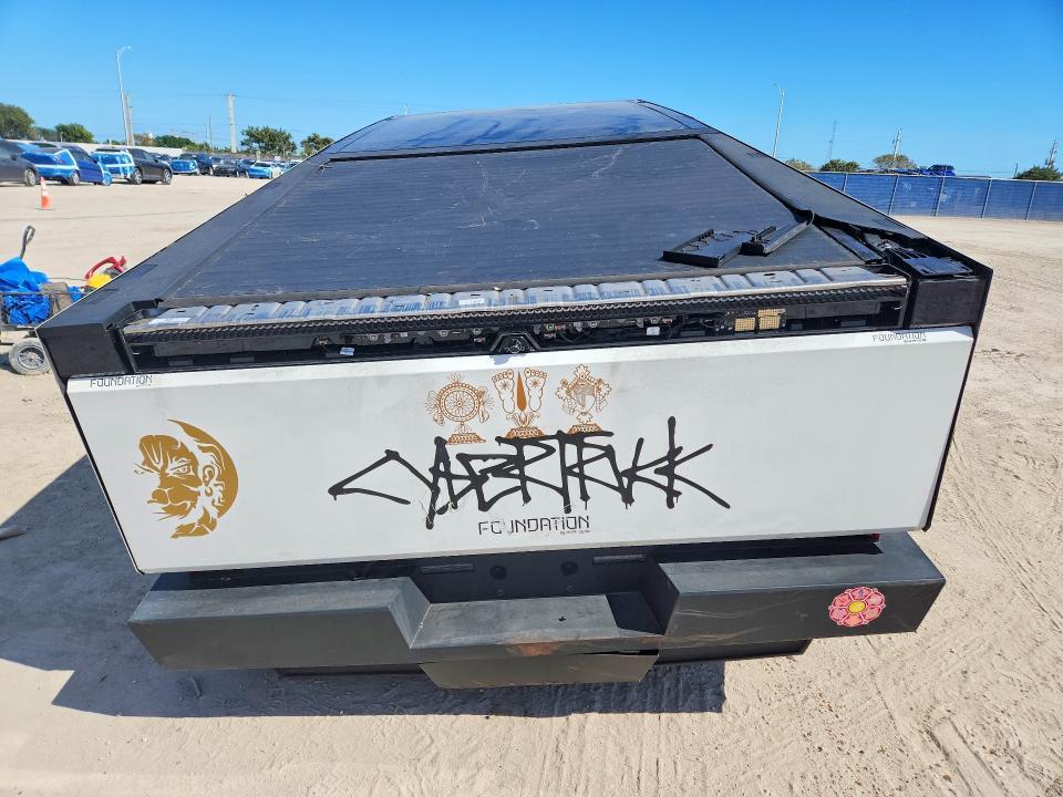 2024 Tesla Cybertruck