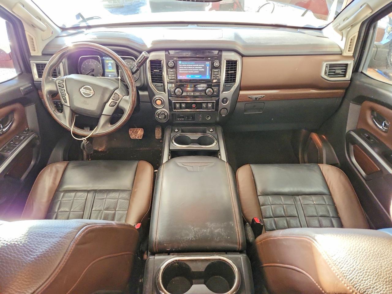 2017 Nissan Titan sv