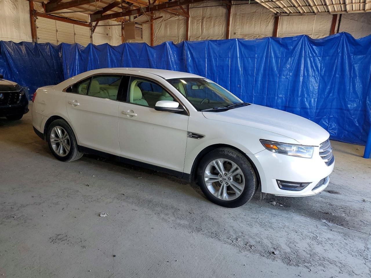 2018 Ford Taurus sel