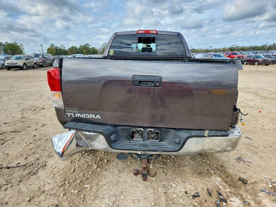 2011 Toyota Tundra Double cab SR5