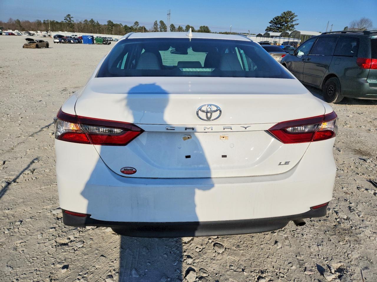 2022 Toyota Camry le