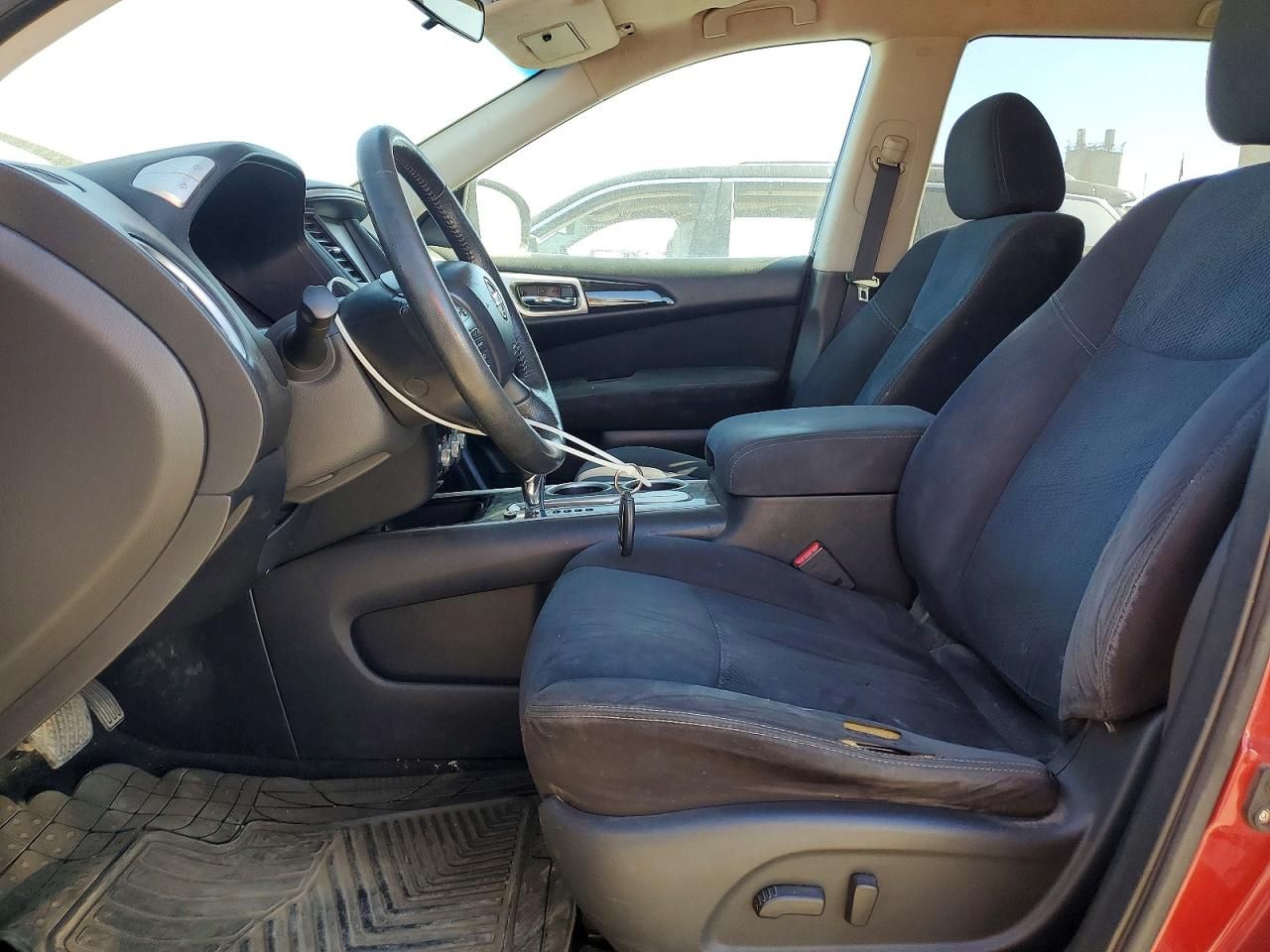 2013 Nissan Pathfinder s