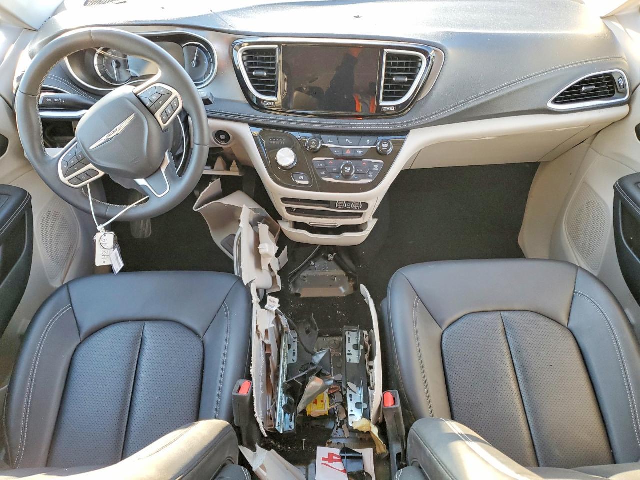 2024 Chrysler Pacifica Hybrid Select