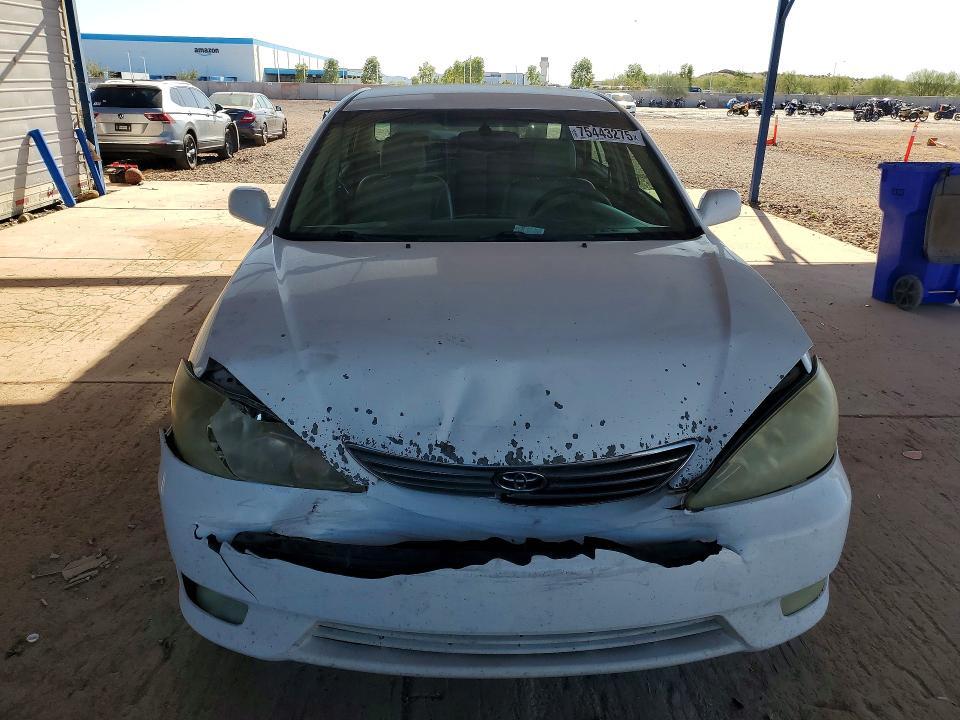 2005 Toyota Camry le