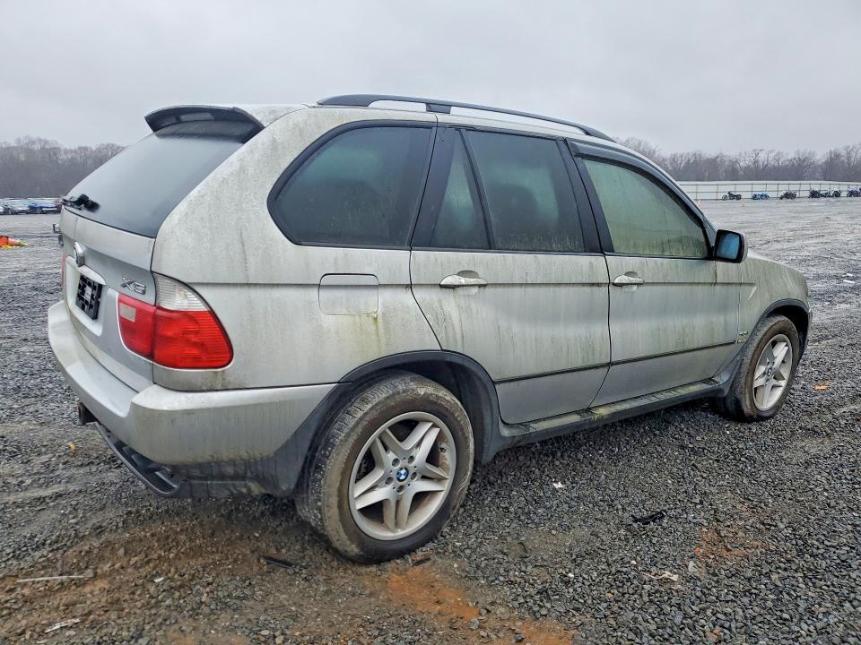 2004 BMW X5 4.4i