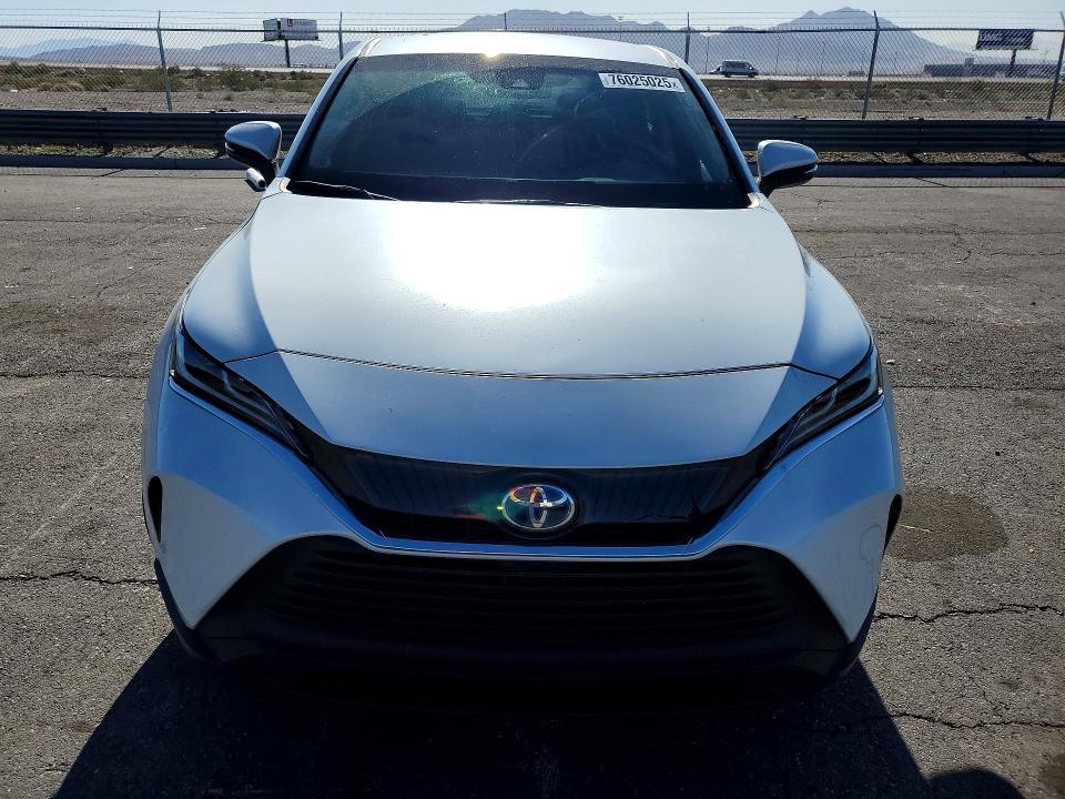 2024 Toyota Venza le