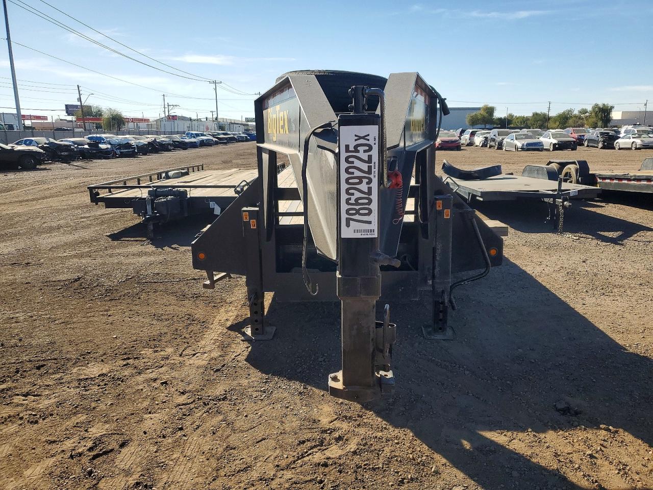 2024 Bigtex 2024 BIG TEX 25GN-35BK+5MR Equipment Trailer