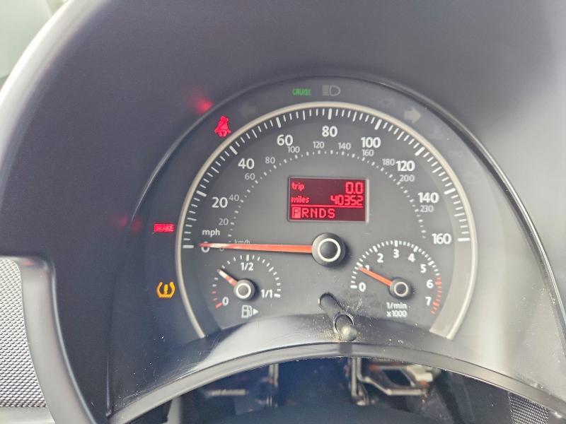 2010 Volkswagen New Beetle