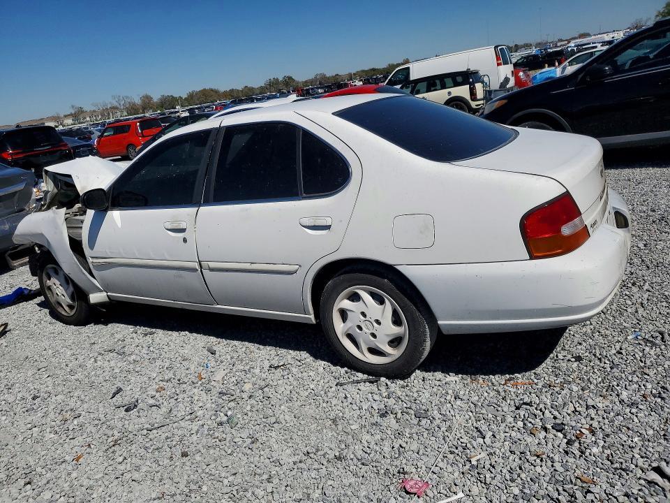 1998 Nissan Altima xe