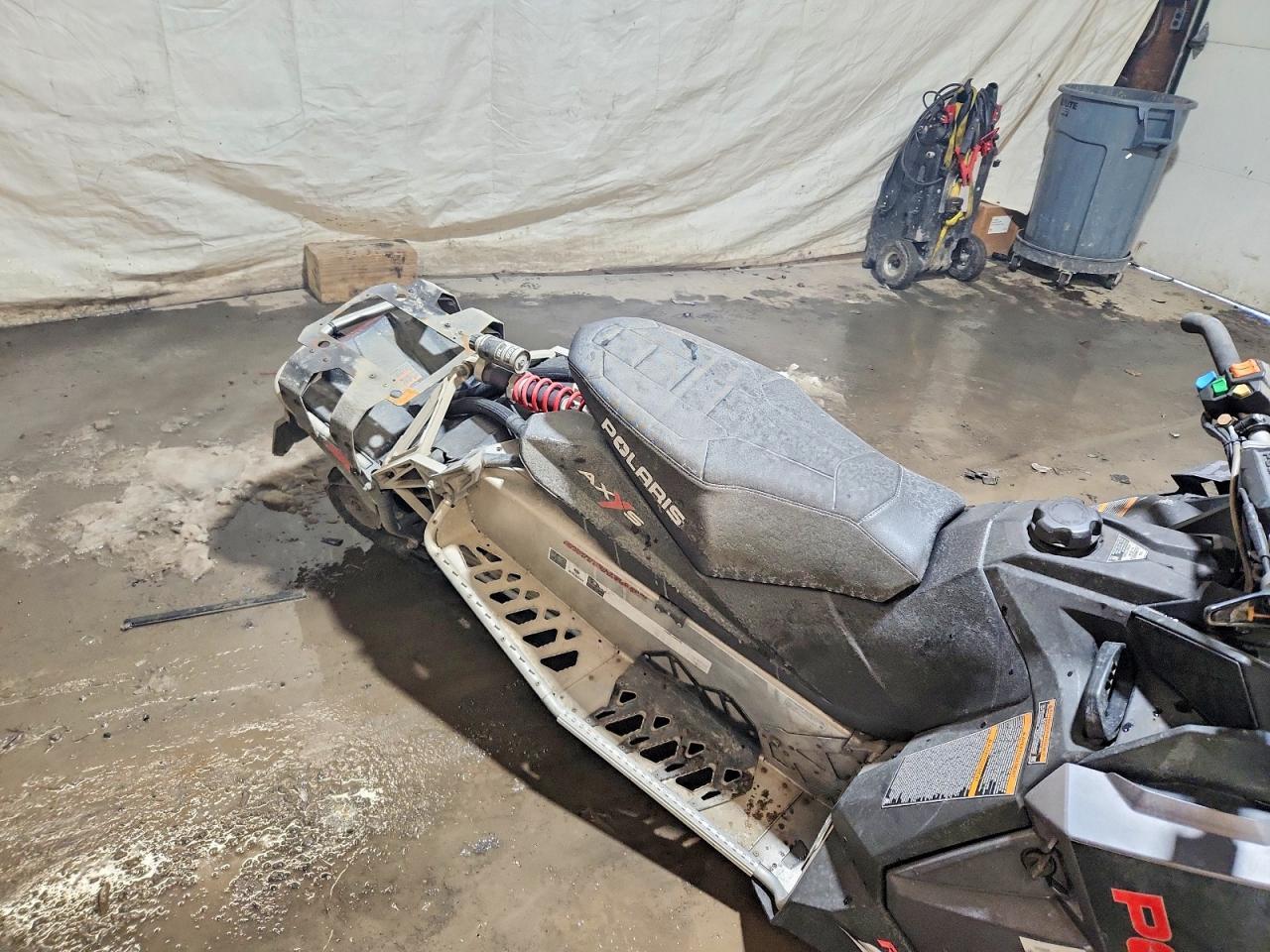 2015 Polaris 600 Switch