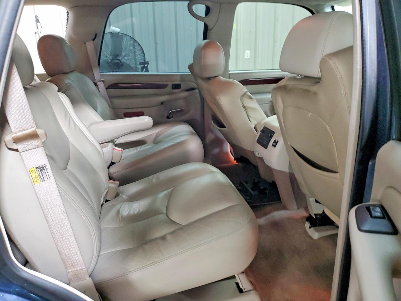 2005 Cadillac Escalade Luxury