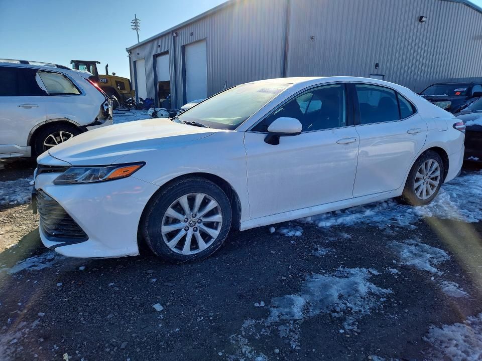 2020 Toyota Camry le