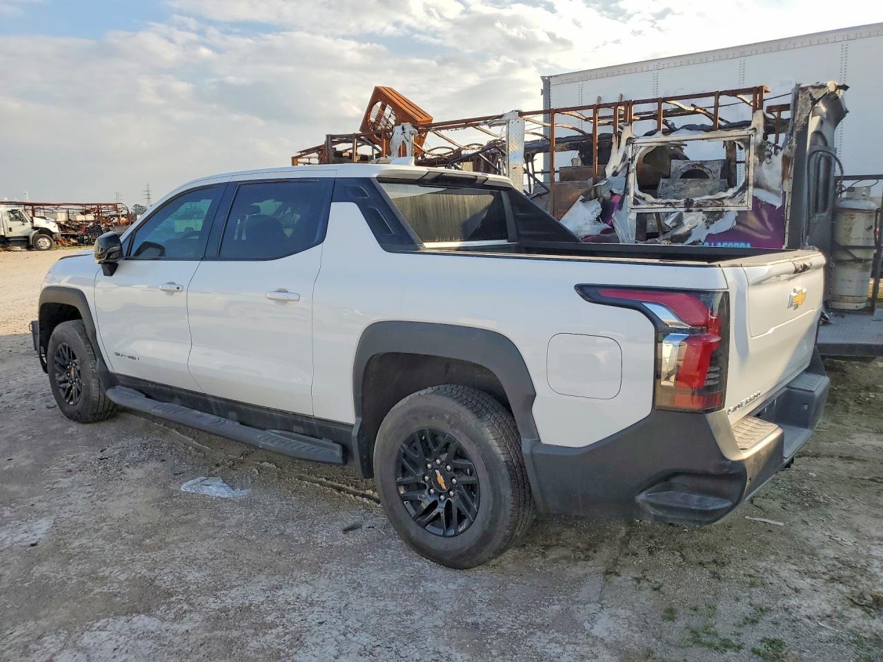 2025 Chevrolet Silverado lt