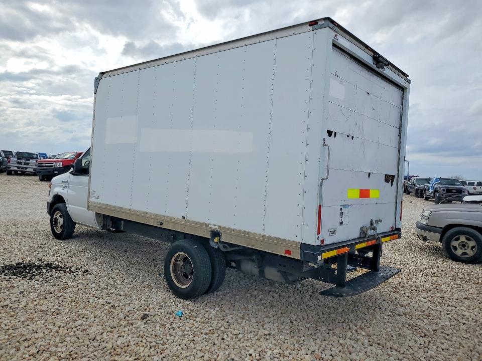 2013 Ford E350 box Truck
