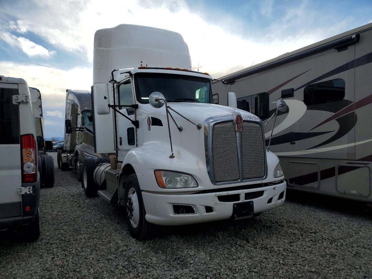 2012 Kenworth T660 Semi Truck