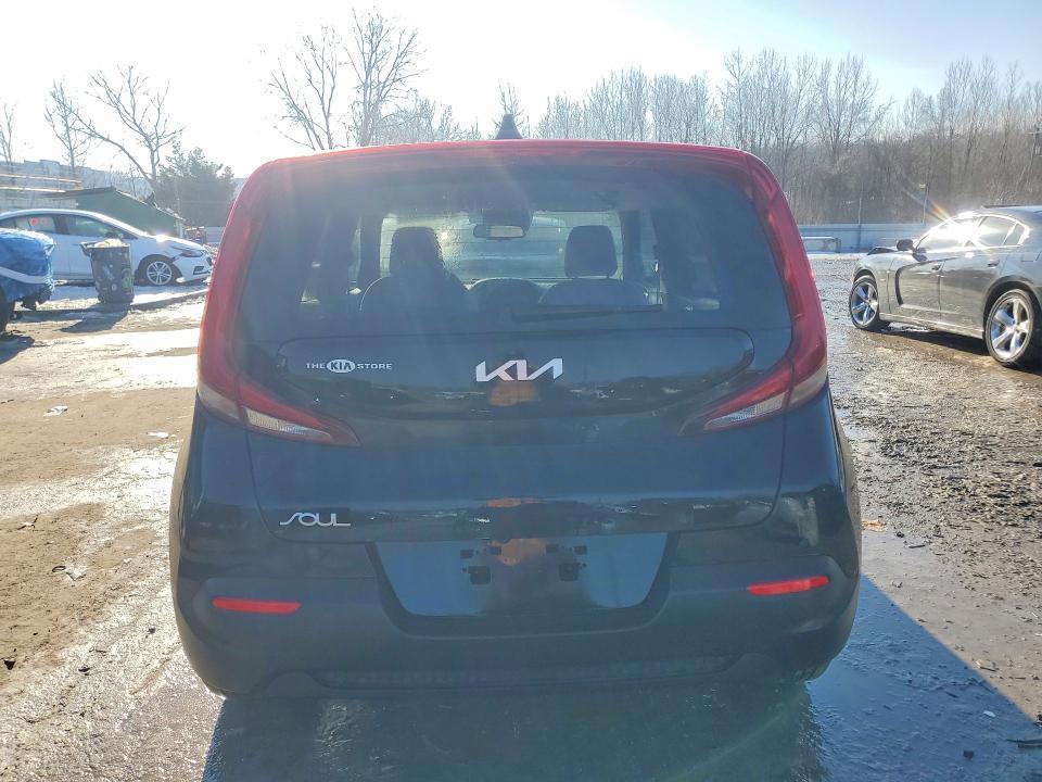 2022 KIA Soul s