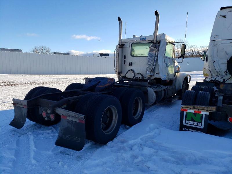 2016 Freightliner Coronado Semi Truck