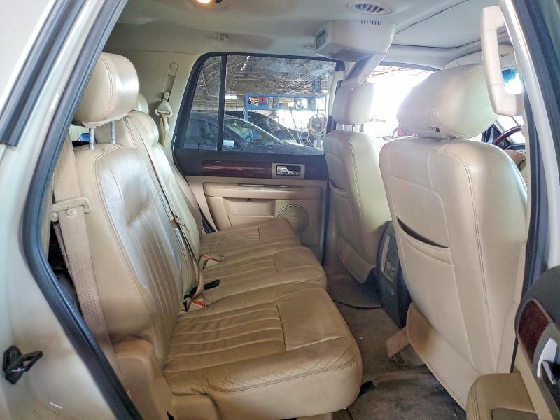 2005 Lincoln Townhouse Navigator