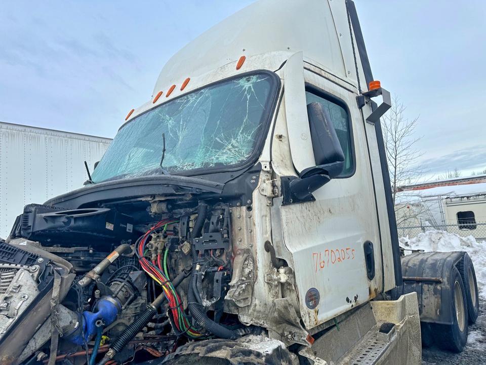 2020 Freigliner 2020 Freightliner Cascadia 1-Semi Truck