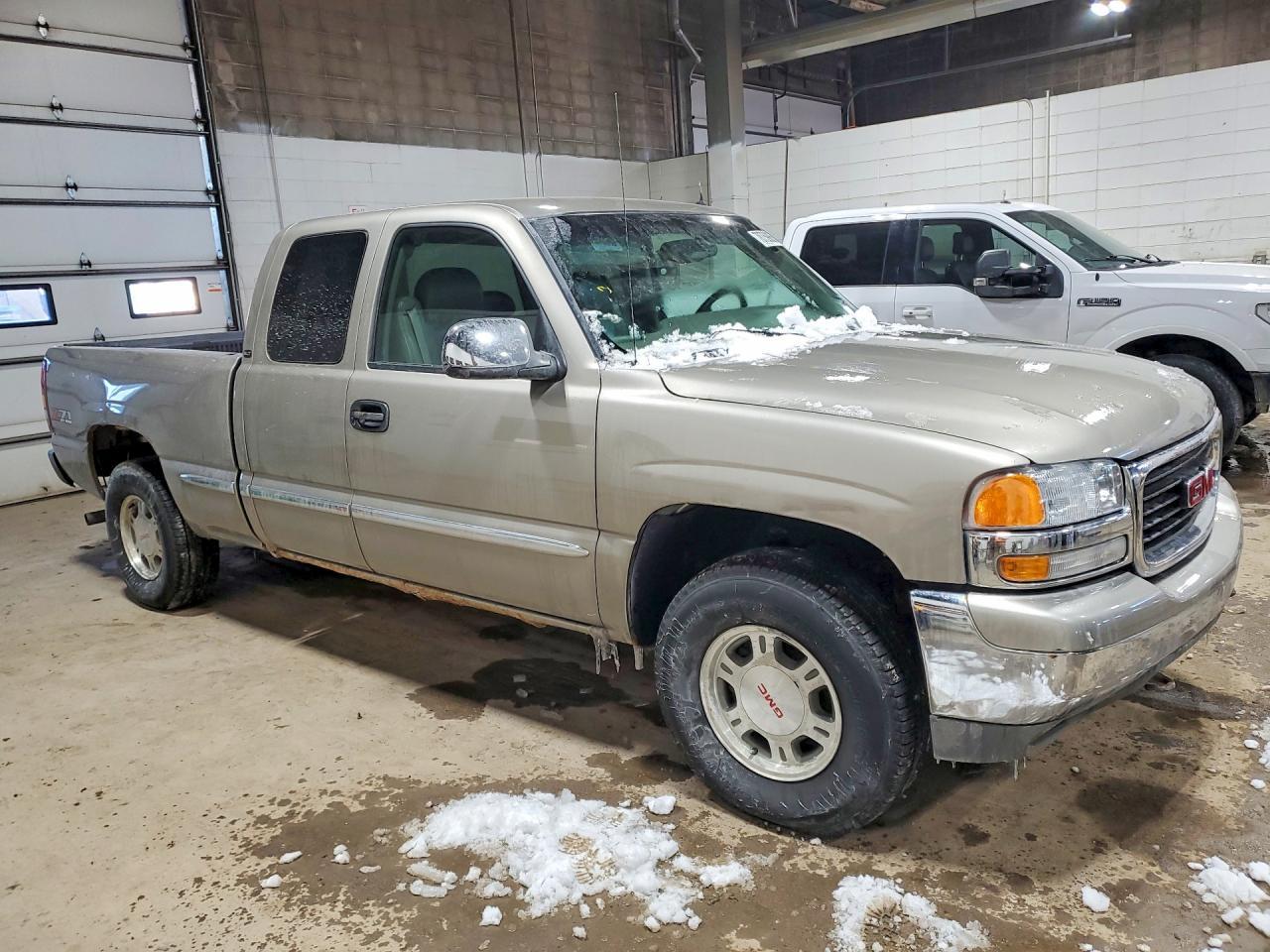2002 GMC R/V 1500 Series