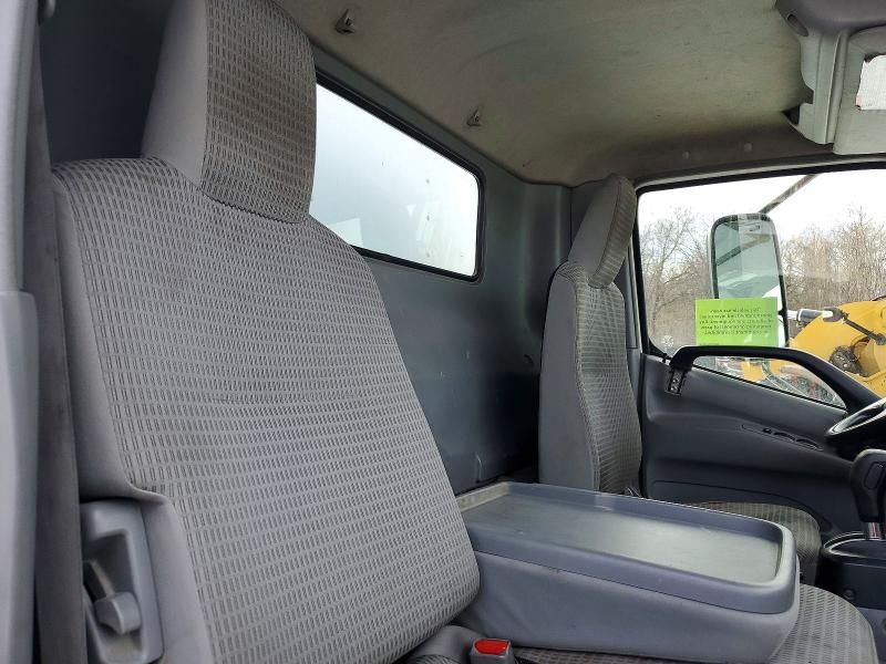 2015 Hino 195 BOX Truck
