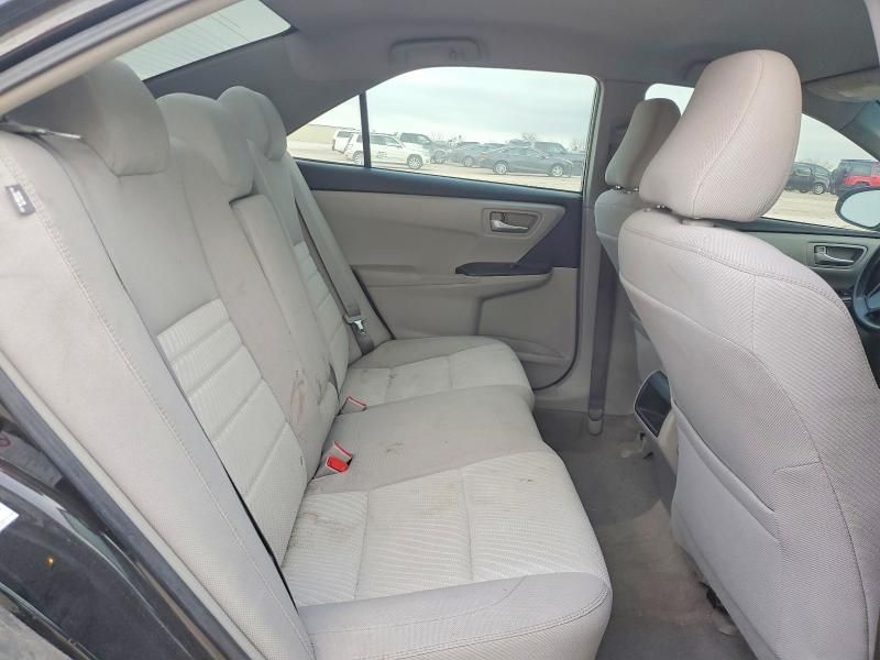 2016 Toyota Camry le