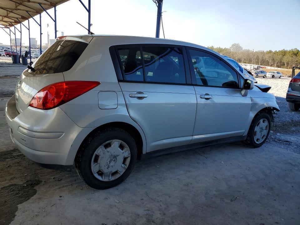 2012 Niss Versa s