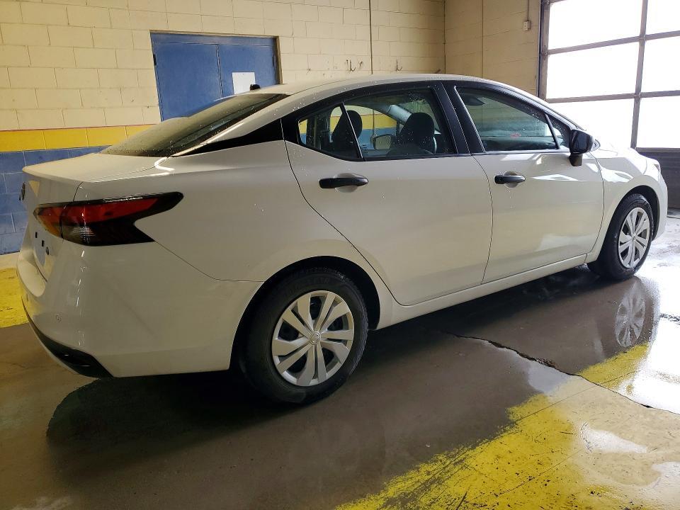 2023 Nissan Versa s
