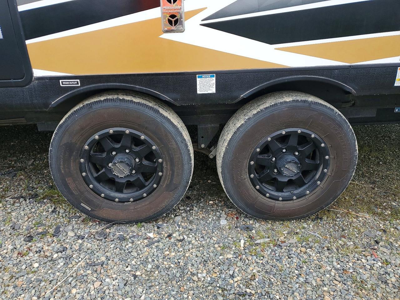 2022 Genesis Powerlite Camper