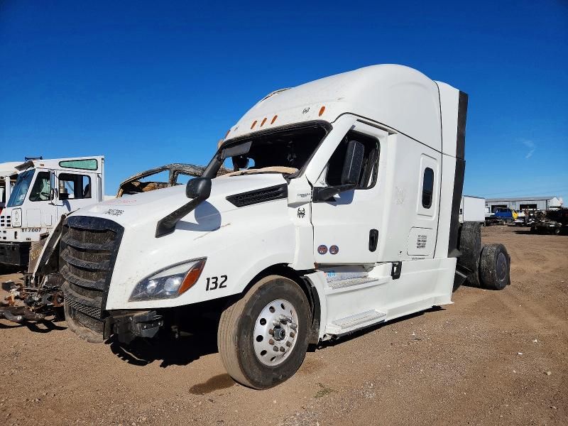 2025 Freightliner Cascadia 126 Semi Truck