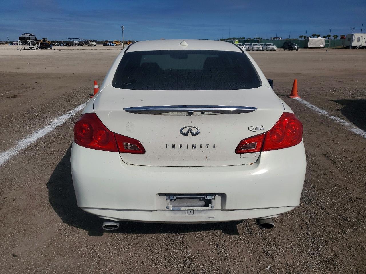2015 Infiniti Q40
