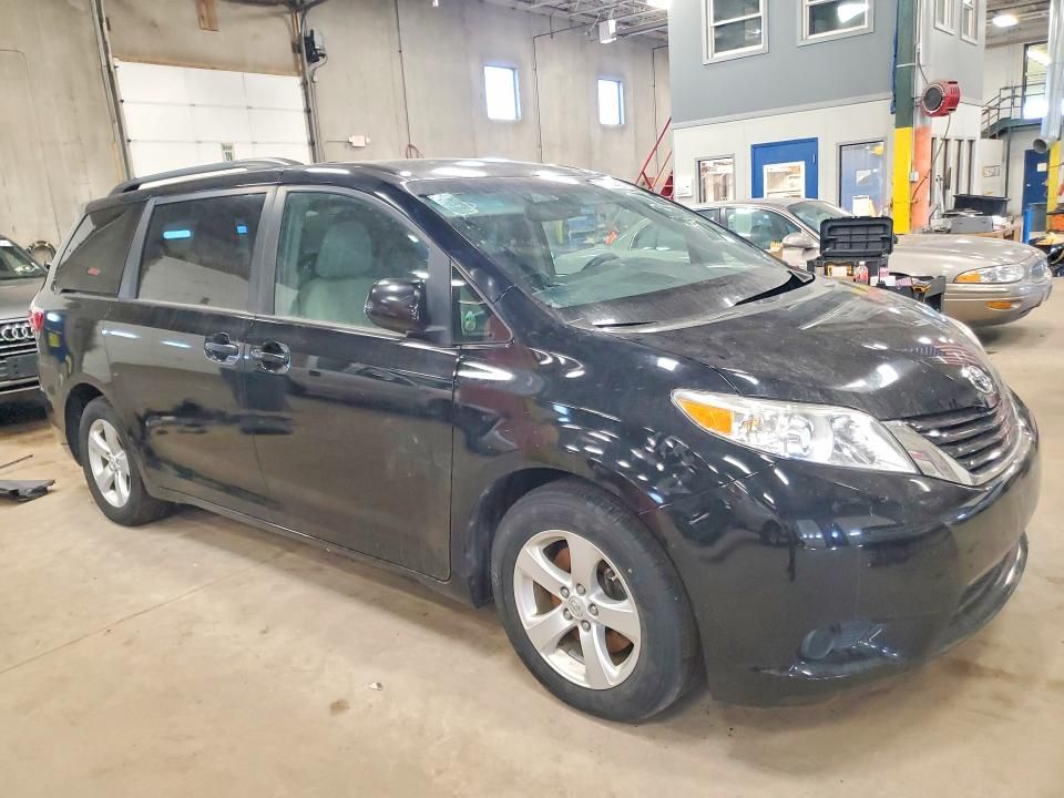 2017 Toyota Sienna le